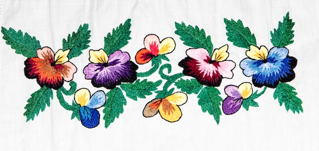 haftowany motyw flora